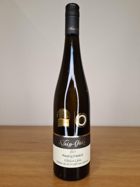Riesling "Edition Luna" 2021 høstes i fuldmåne Guld vinder