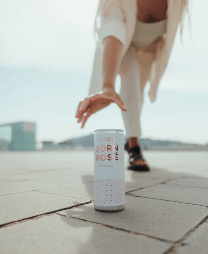 Spansk Økologisk rosévin på dåse med bobler